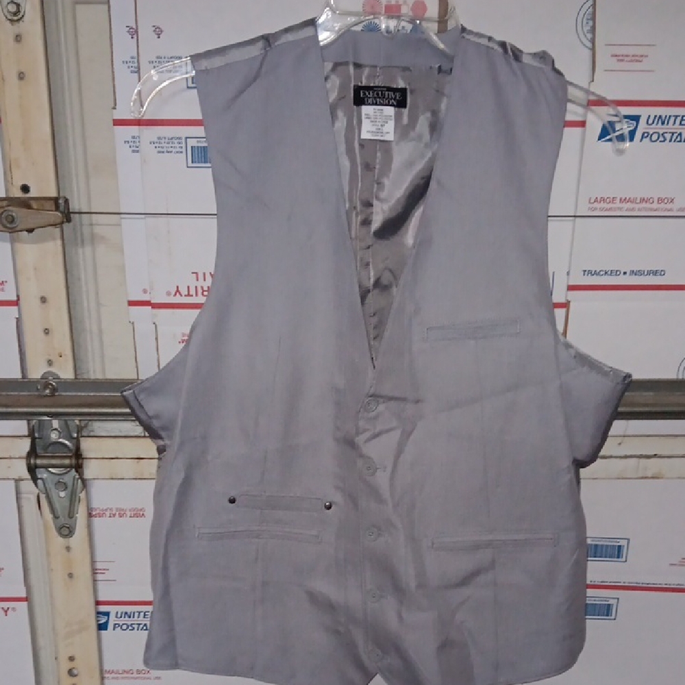 Executive Division Size L Gray Vest (SKU N164)